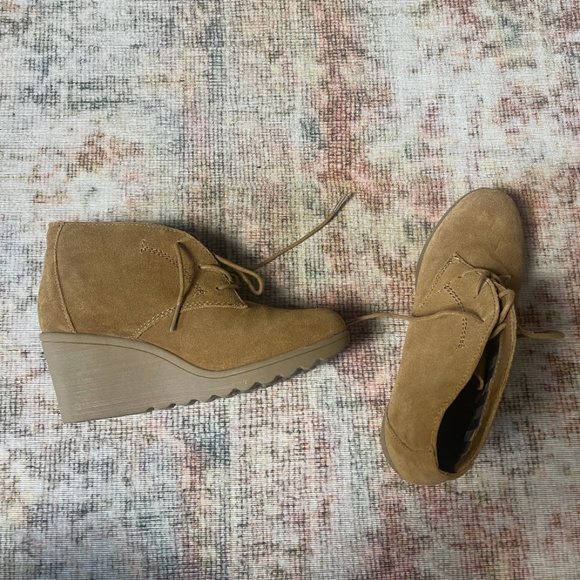 FL Heeled Loafer Hipster Hippie Artsy Chic Glam Party Modern Wedge Heels Boots - Picture 1 of 6